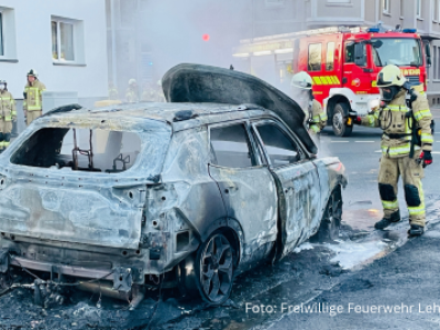 Lehrte: Auto brennt währen der Fahrt