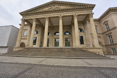 Im Rechtsausschuss: Wahlmann verteidigt Auslandsreisen