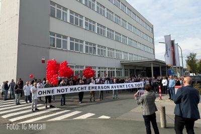 Laatzen: Beschäftigte protestieren gegen Stellenstreichungen bei Emerson Aventics