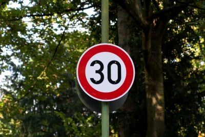 Vahrenwalder Straße: Tempo 30 vor Dragonerstraße